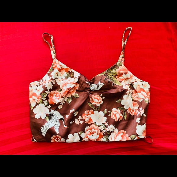 Forever 21 Tops - *Forever 21 Silky crop top*